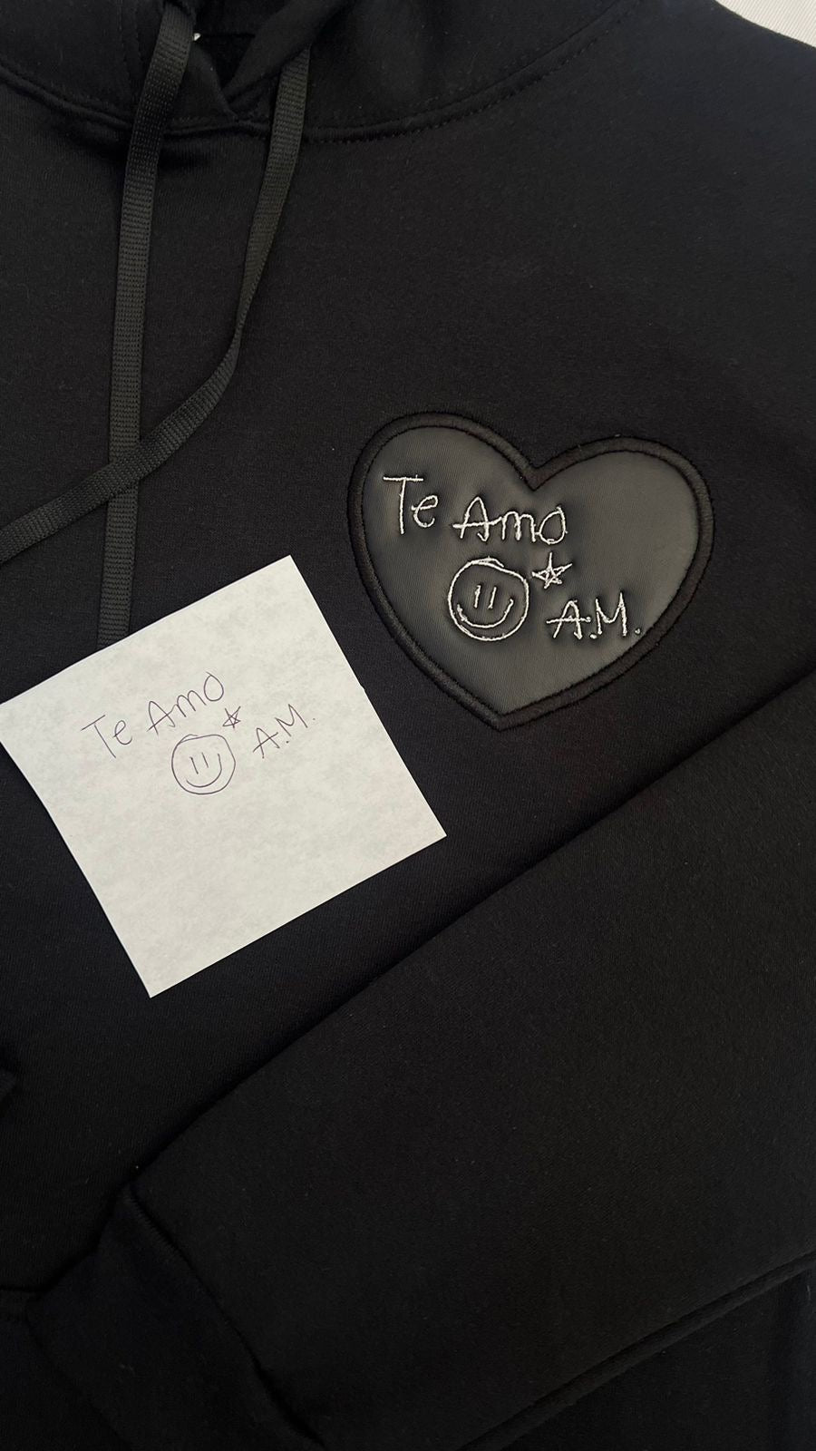 Sudadera con bordado de mensaje personalizado